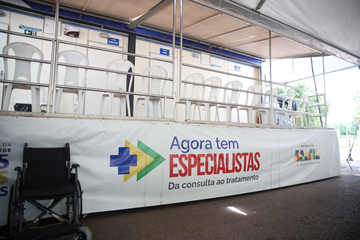 SAÚDE - Carreta de oftalmologia atende fila de mais de mil pacientes em Porto Velho 